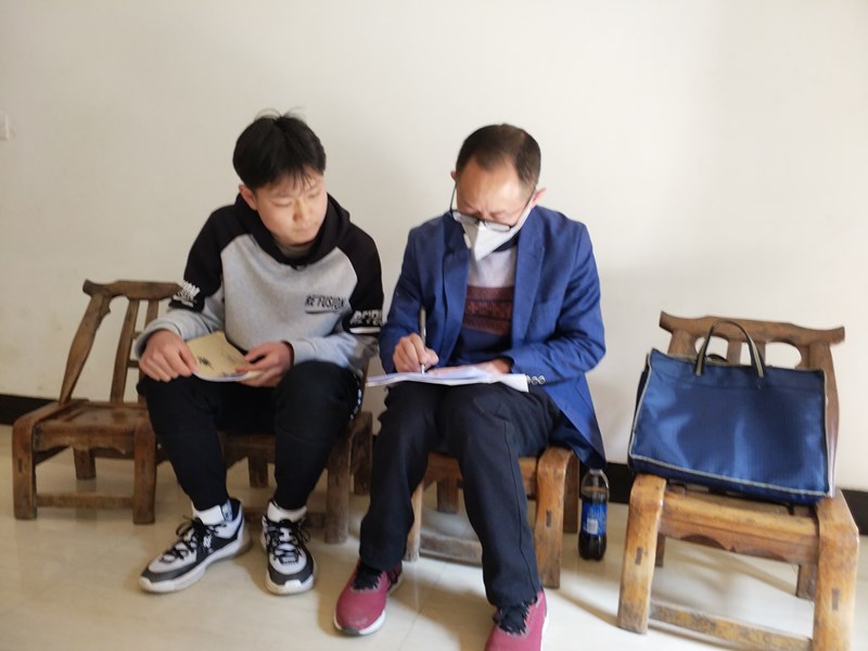 用脚步丈量师爱的温度