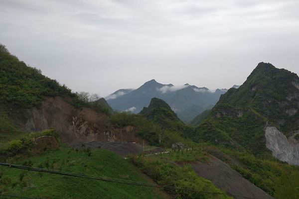路过山  路过云