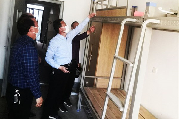 我校开展毕业班复学前校园安全大排查